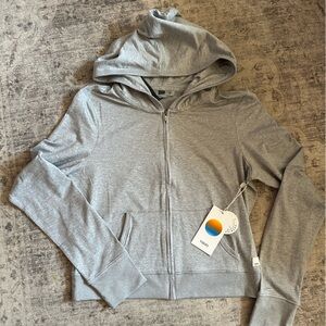 NWT Vuori Halo Mini EZ Hoodie in Grey Heather